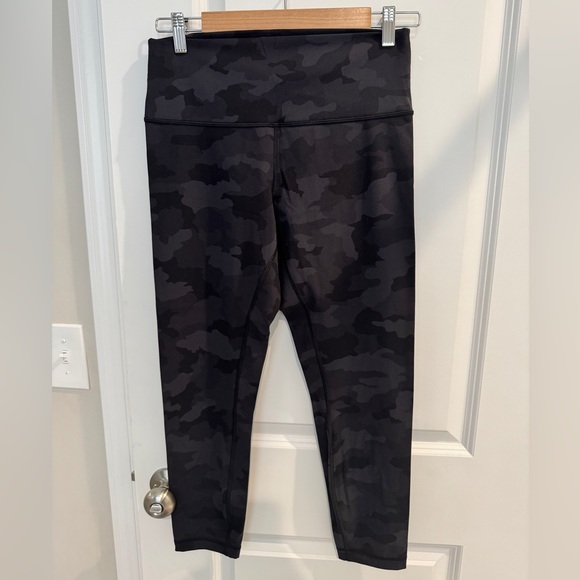 Black High-Rise Camouflage Leggings - Picture 1 of 4